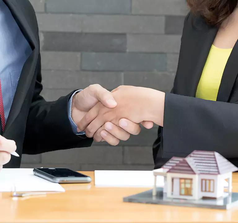 Why Sell to Us Instead of Letting the Home Go to Auction in Freeport, NY?